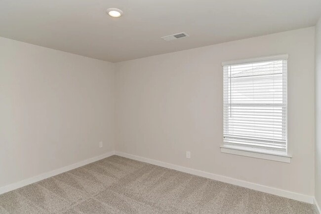 Building Photo - 1318 Bluffton Cir