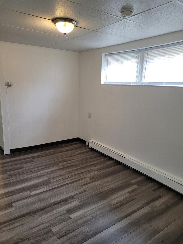 Foto principal - 703 N Van Buren St