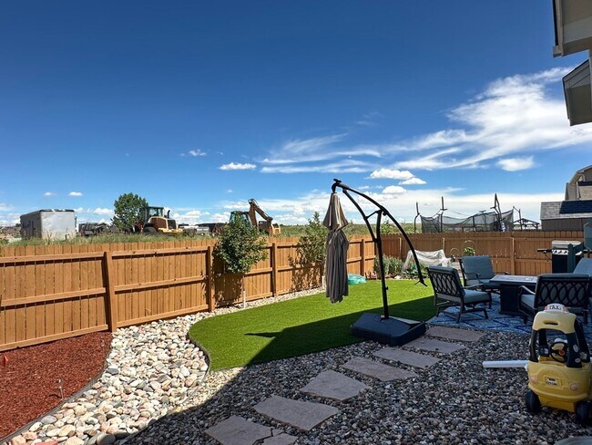 Foto del edificio - Beautiful 5 bedroom ranch home in (D49)