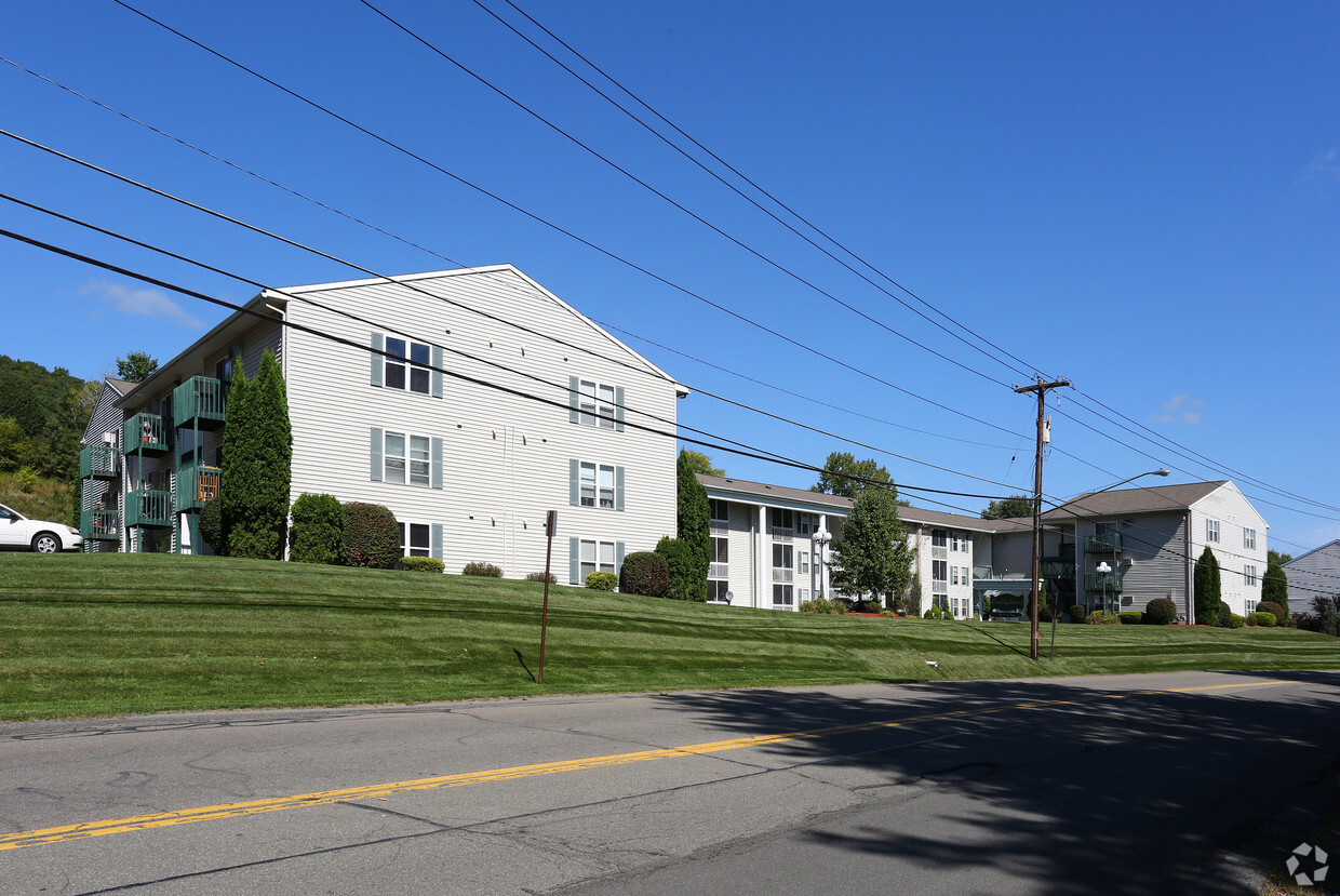 Primary Photo - Cambridge Square Apartments