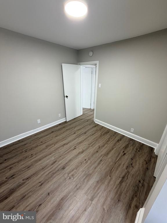 Foto del edificio - 2917 W Girard Ave