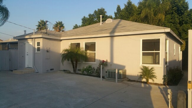 Building Photo - 5419 Willowcrest Ave