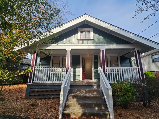 Building Photo - 3265 NE Alberta St