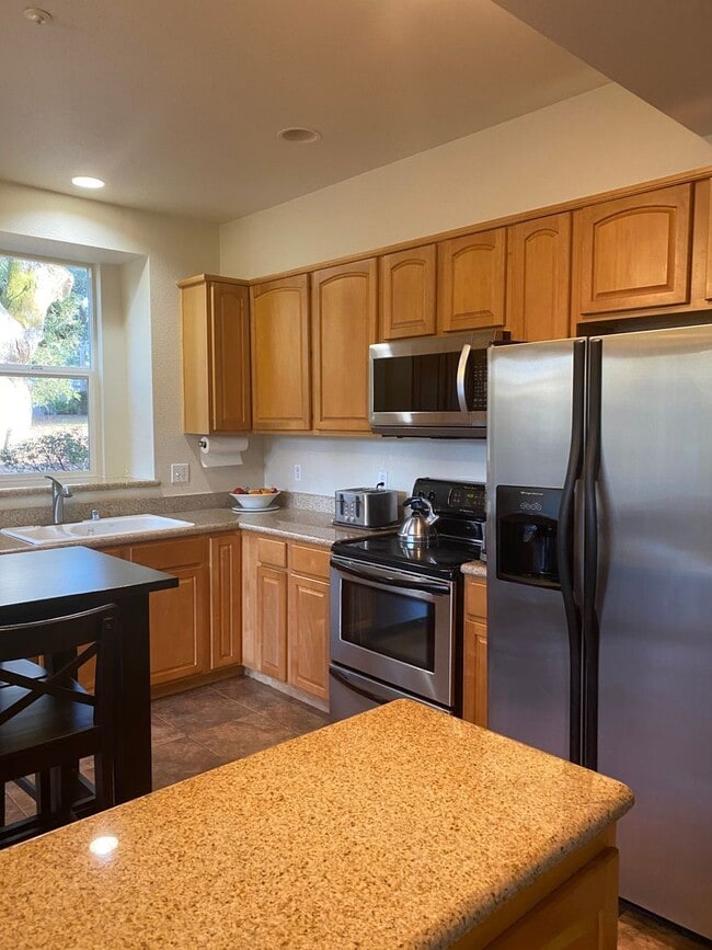 Foto del edificio - Spacious Ground-Floor 3BD/2BA Condo in Prime Scotts Valley Location