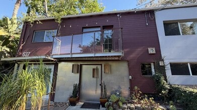 Building Photo - 637 S Crescent Ct