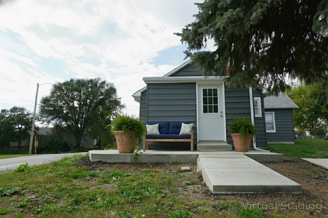 Building Photo - 500 B St