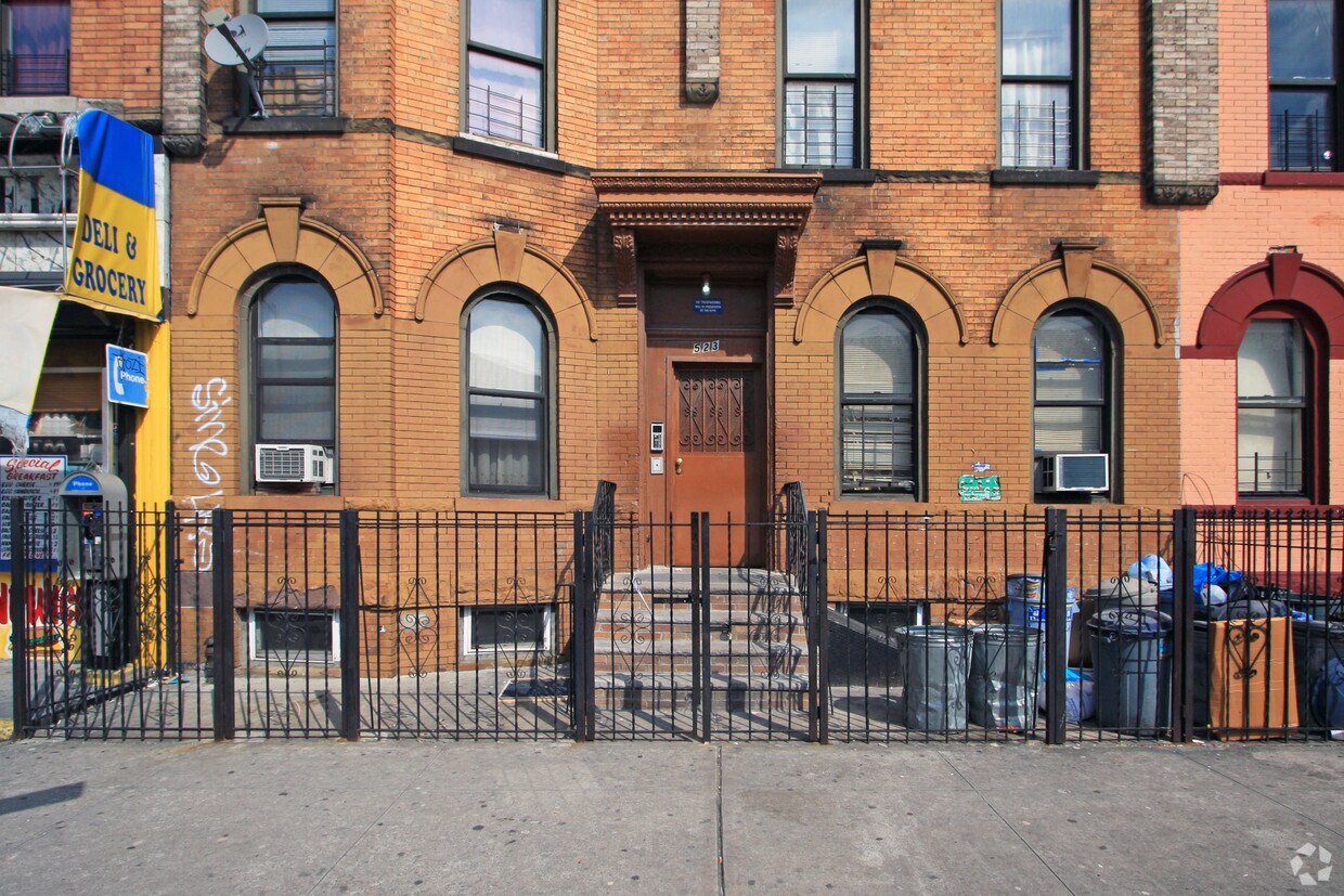 Building Photo - 523 Knickerbocker Ave