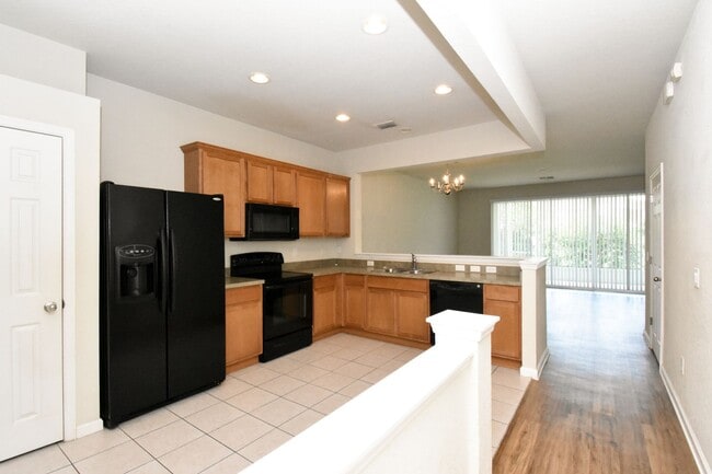 Building Photo - 4425 SW 52nd Cir