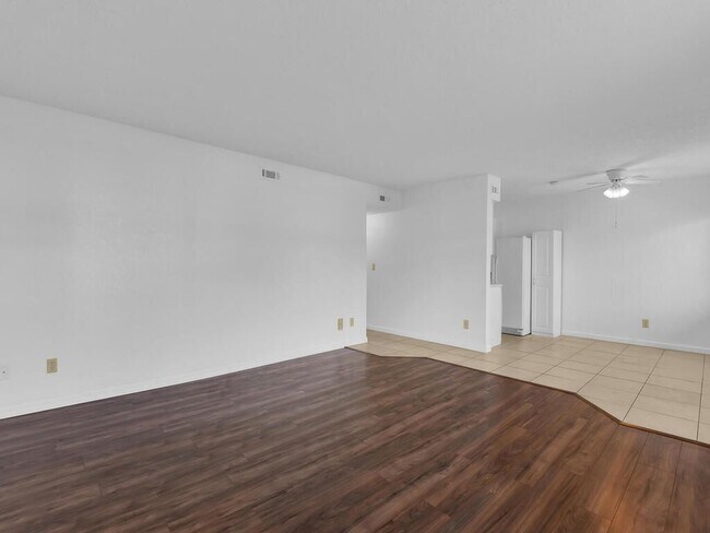 Foto del edificio - 4617 Bayshore Dr