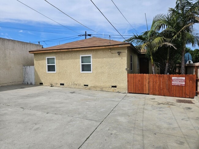 171St - 171St Apartment
