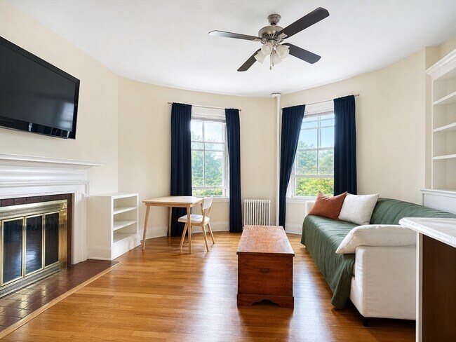 Foto del edificio - 244 Beacon St