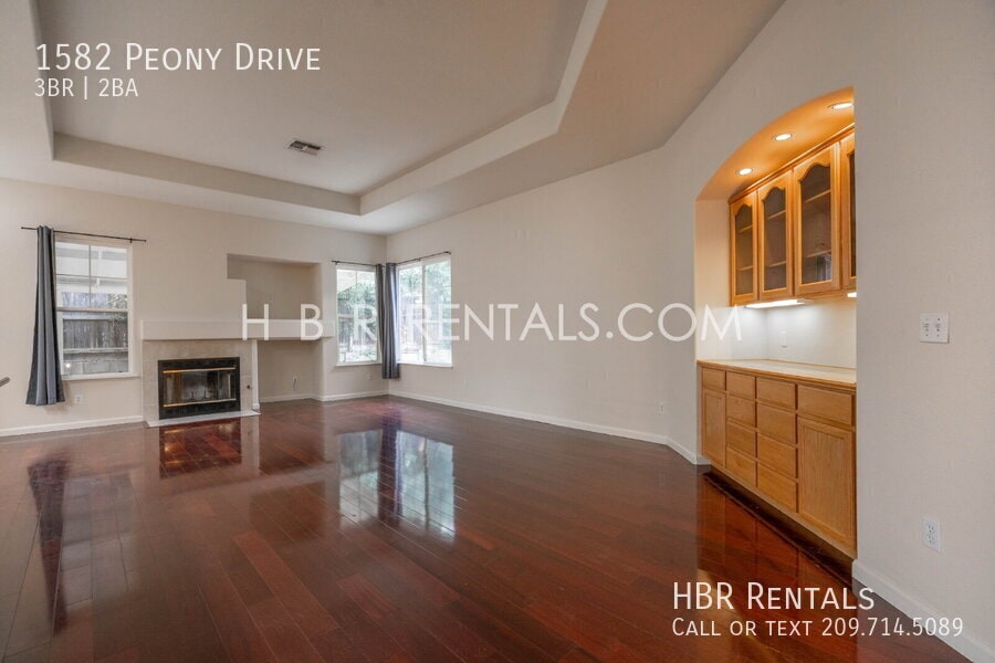 Foto principal - 1582 Peony Dr