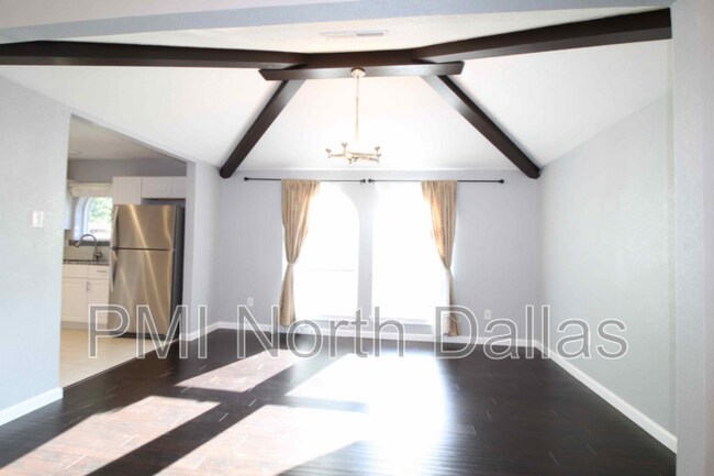 Foto del edificio - 1004 Woodland Way