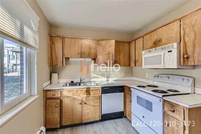 Foto del edificio - 5280 E Warren Ave