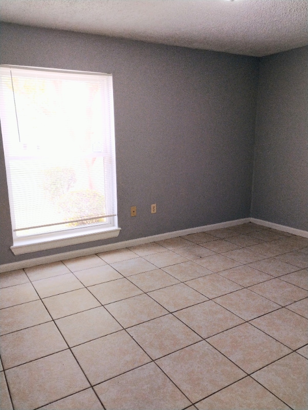 Foto del edificio - 1652 Cedar Lake Dr