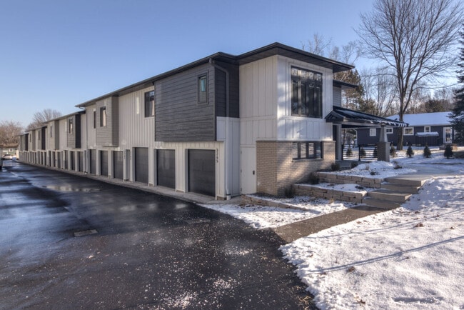 Foto del edificio - 3265 Fairfax St