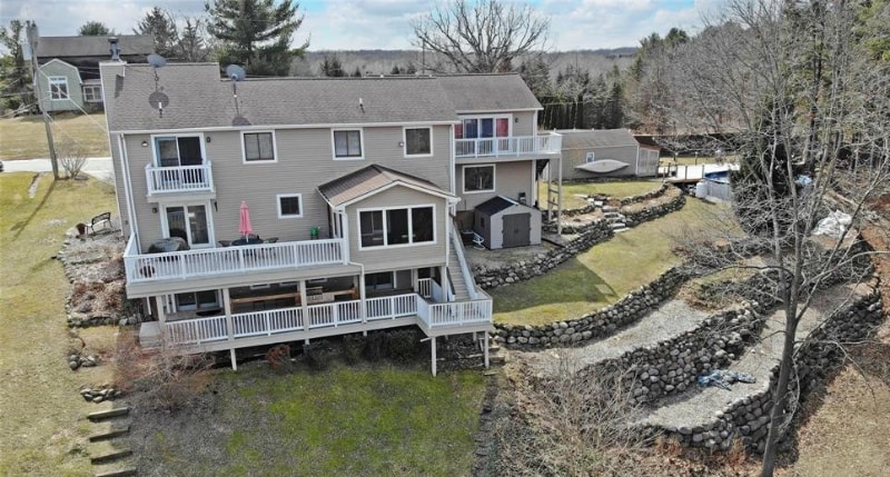 Primary Photo - 758 Eagle Hill Rd