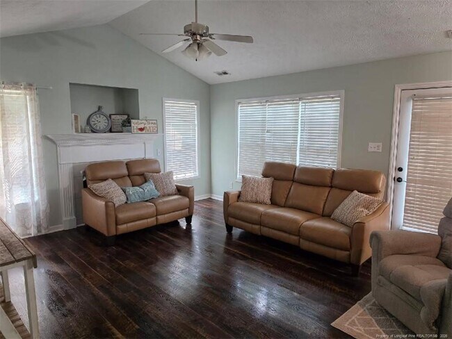 Foto del edificio - 4242 Pete Warner Ct