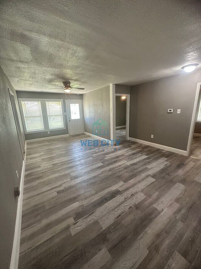 Foto del edificio - 1635 Lee St