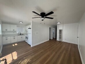 Building Photo - 121 W Century Blvd