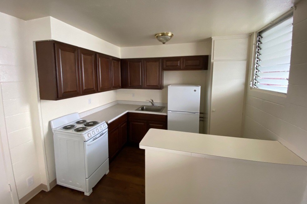 Kitchen - 815 N Vineyard Blvd