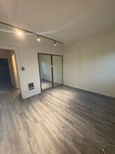 Building Photo - 12014 Kling St