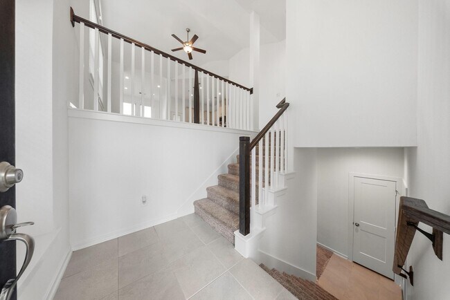 Foto del edificio - 1615 Rustling Creek Dr