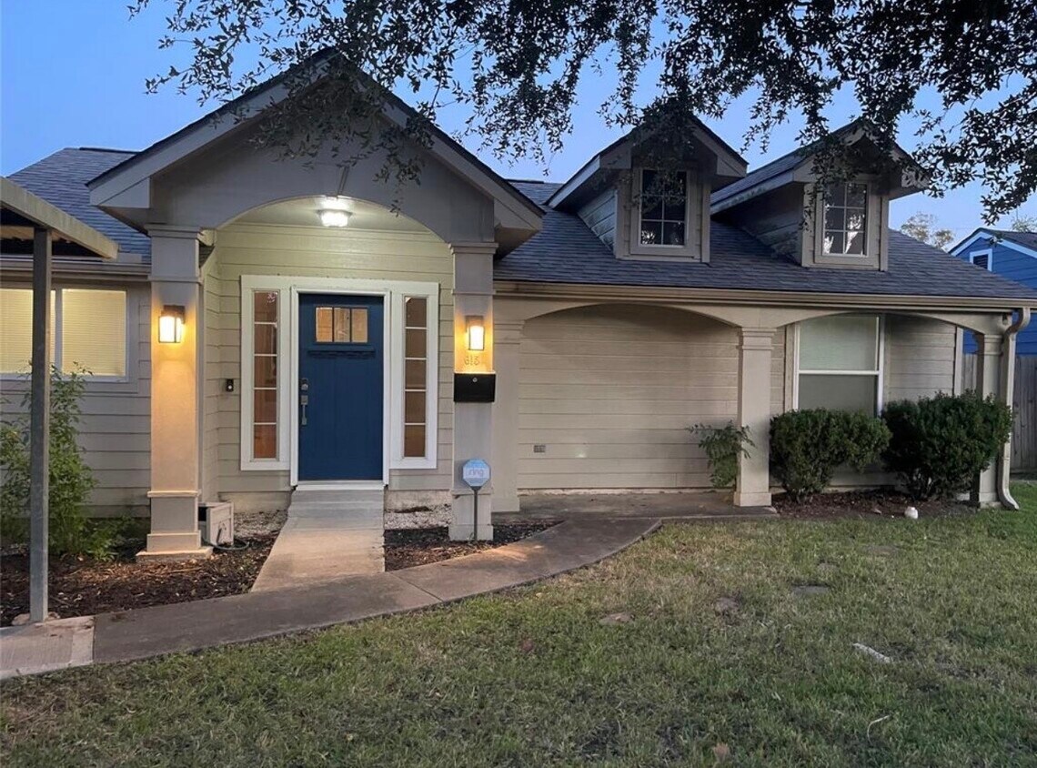 Foto principal - 615 Coral St