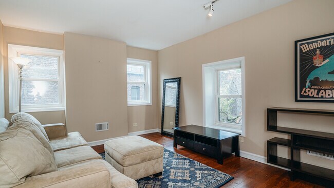 Building Photo - 1224 N Dearborn St