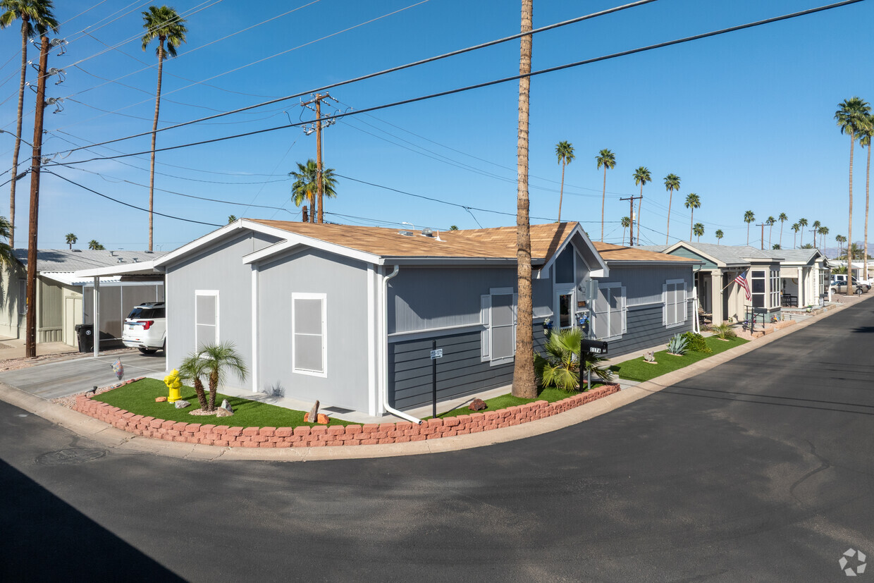 Primary Photo - Palm Gardens