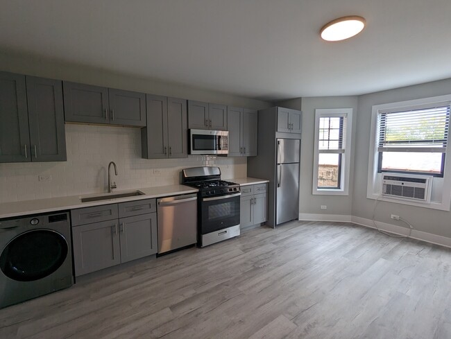 Building Photo - 372 Hazel Ave