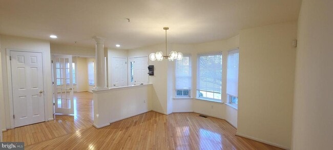 Building Photo - 206 Summerhill Ct