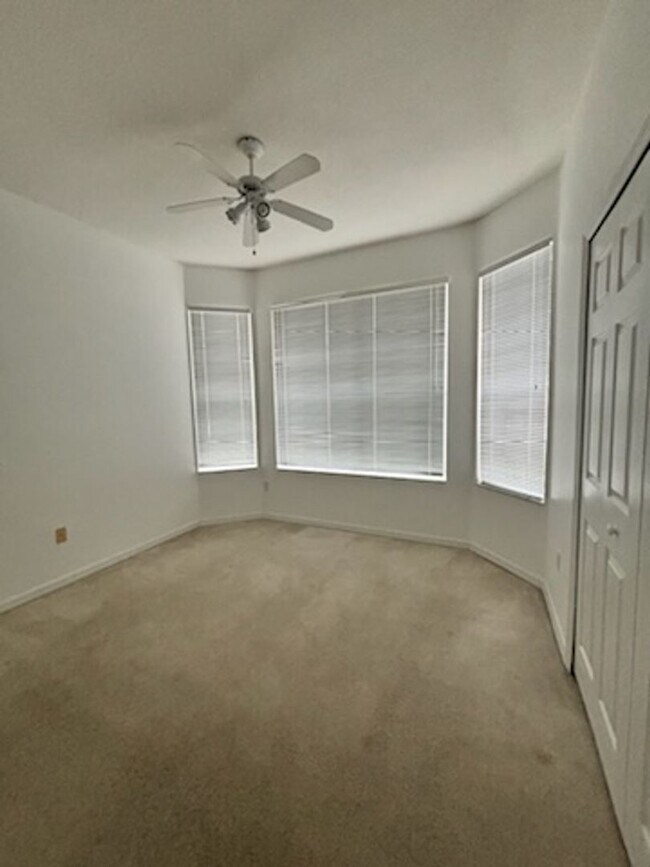 Foto del edificio - 128 Westmoreland Cir