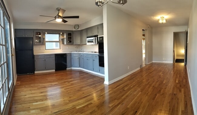 Building Photo - 1318 Grove Ave