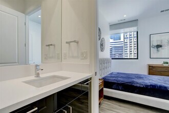 Building Photo - 1211 Caroline St