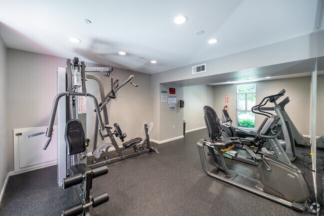 Gimnasio - Woodland House Apartments