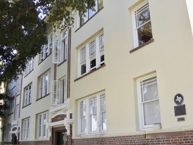 Building Photo - 2603 Milam St