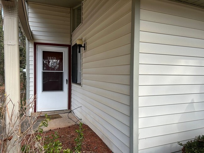 Foto del edificio - 1 BD 1 BATH CONDO TOTAL ELECTRIC!