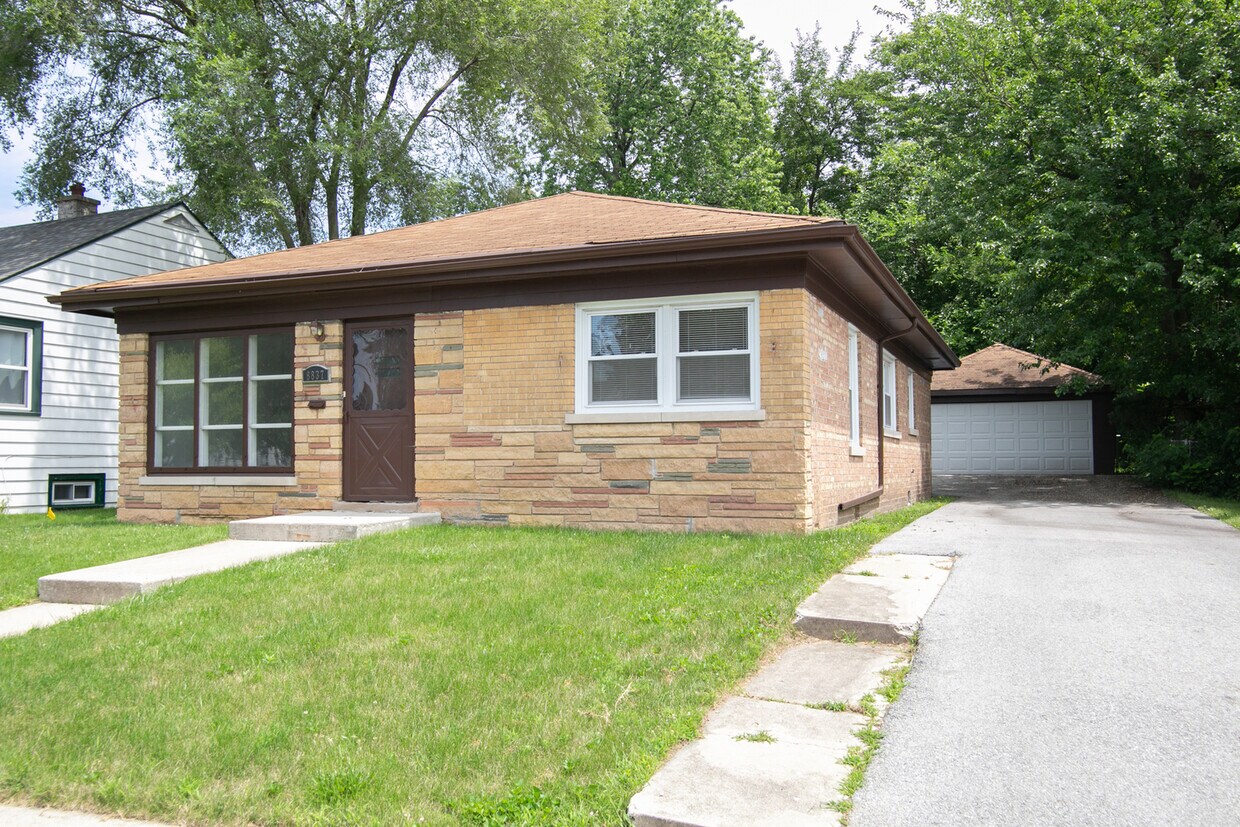 Primary Photo - 8837 S Talman Ave
