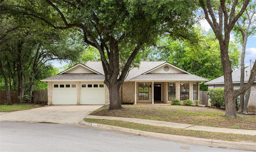 Foto principal - 2608 Water Well Ln