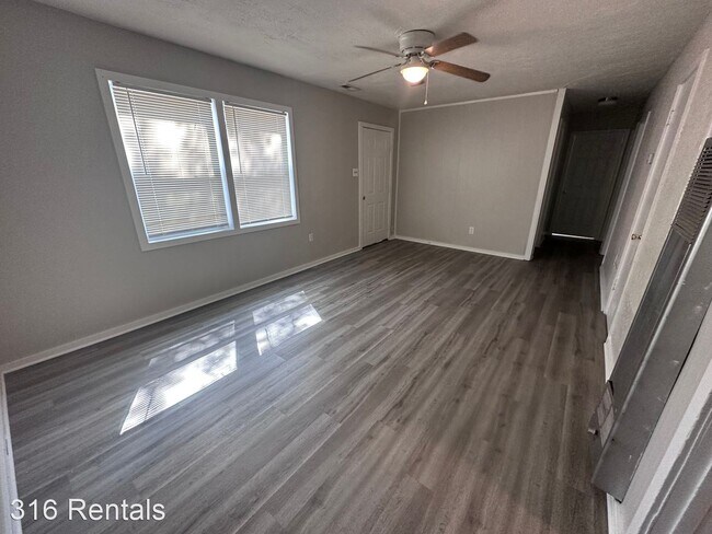 Building Photo - 3 br, 1 bath House - 4925 S Cedardale Ave