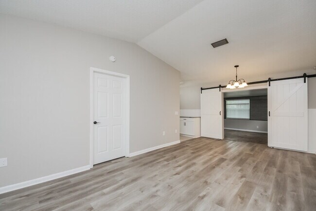 Foto del edificio - 204 Lily Pad Ln