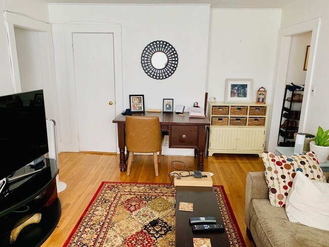 Building Photo - 11 Gorham St