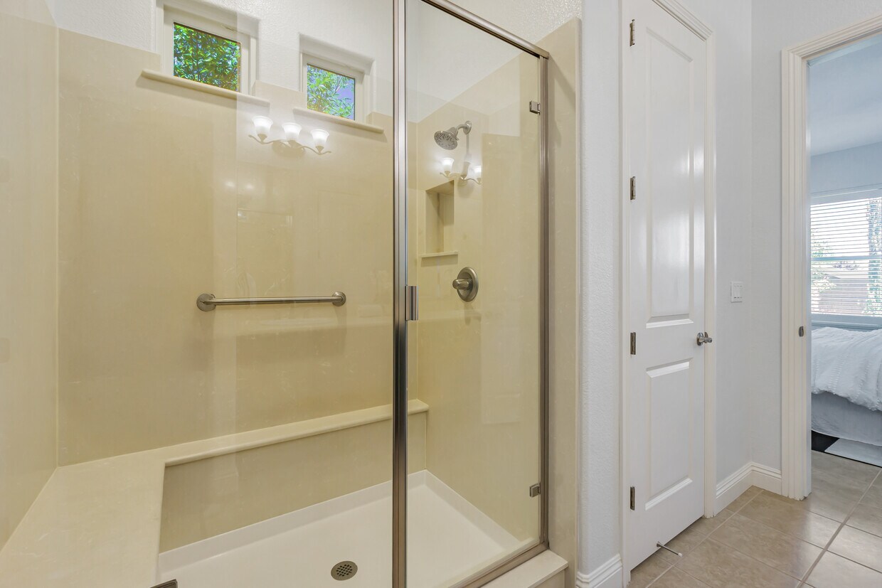 Foto principal - 1631 Chianti Ln