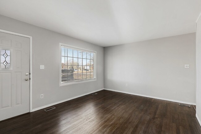 Building Photo - 15015 White Ave