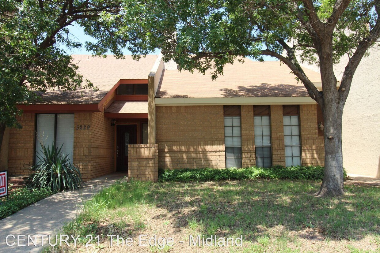 Primary Photo - 2 br, 2.5 bath House - 3229 Elma Dr