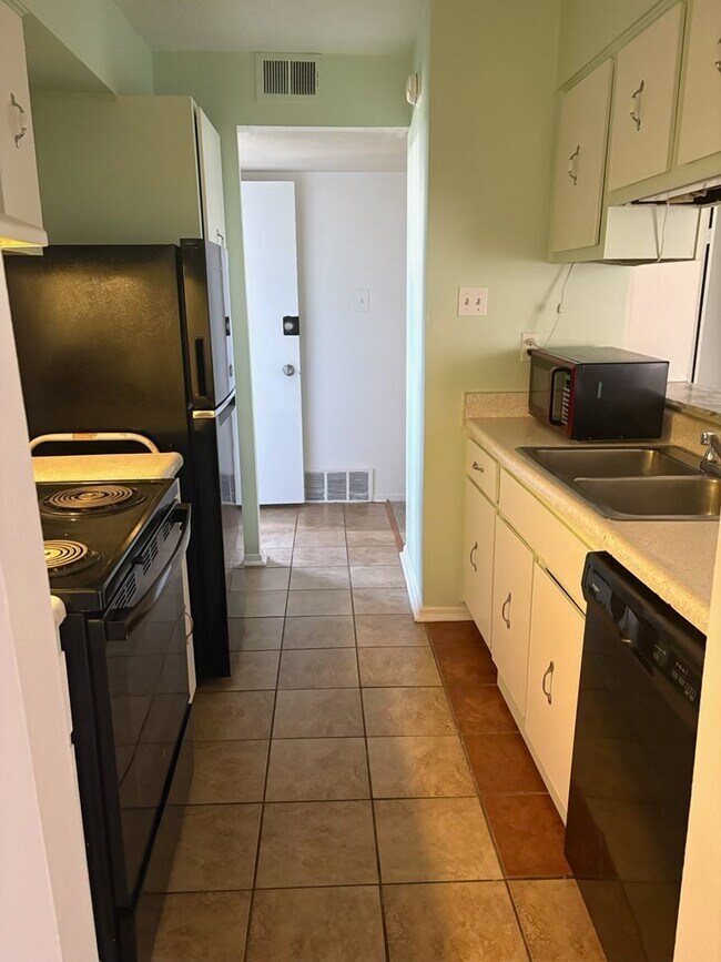 Building Photo - 2833 Los Gatos Ct