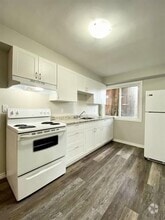 Building Photo - 481 Hugel Ave