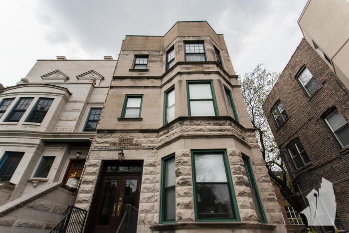 Primary Photo - 2544 N Burling St