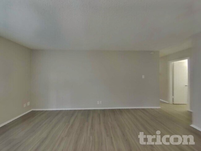 Foto del edificio - 6850 Misty Field Dr